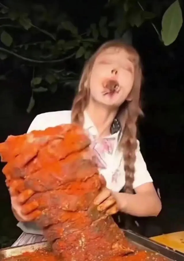 网红为流量吃播濒危大白鲨！明知故食的吃播必须叫停